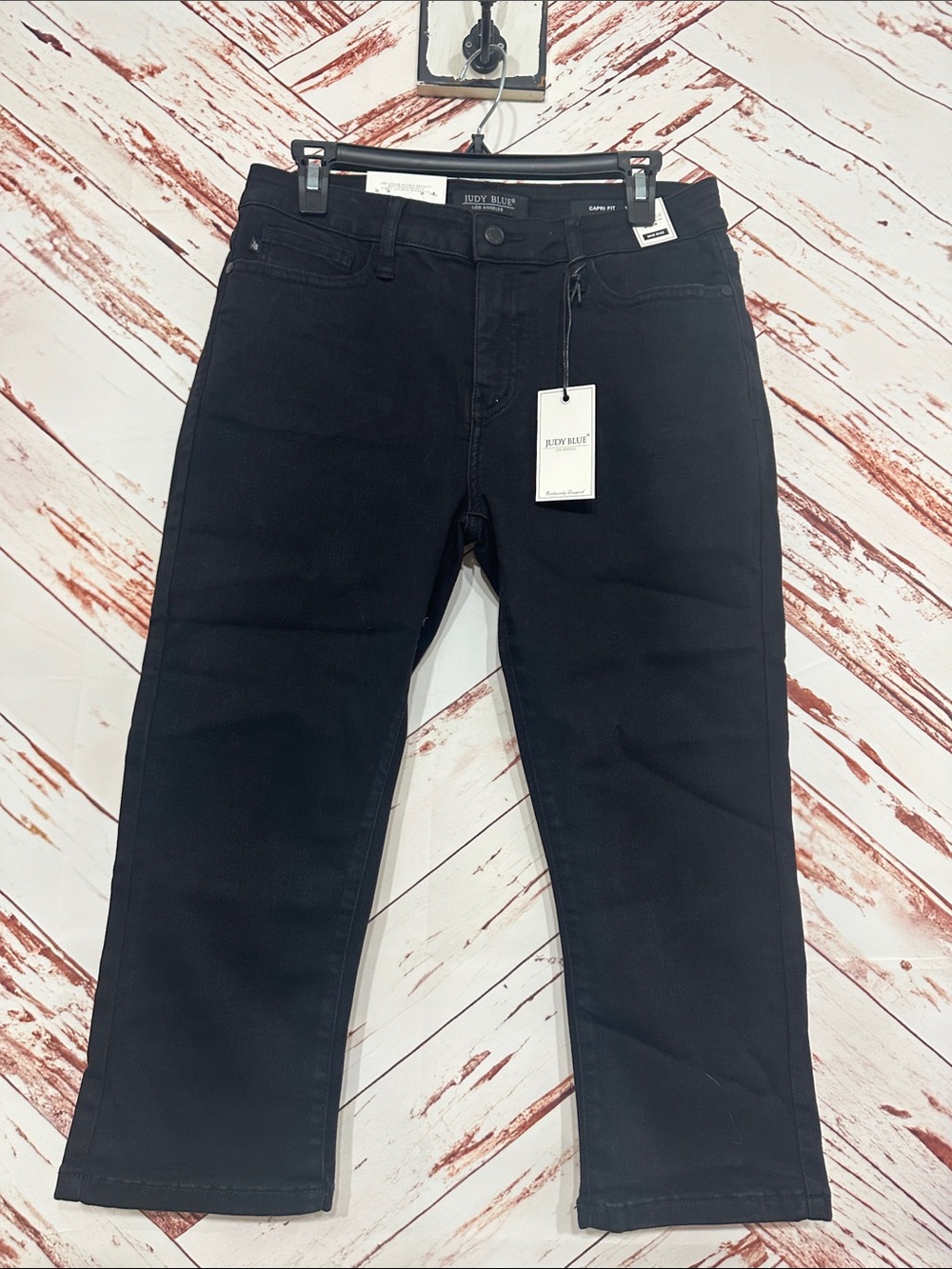 NWT Judy Blue Black Ankle CapriJeans